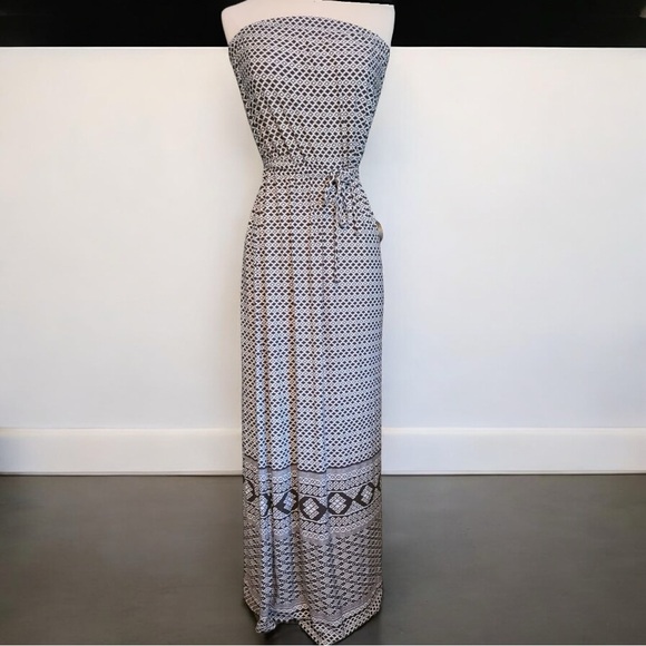 Old Navy Women Tube Halter Maxi Dress in Black and White Print Size Small - Picture 2 of 6